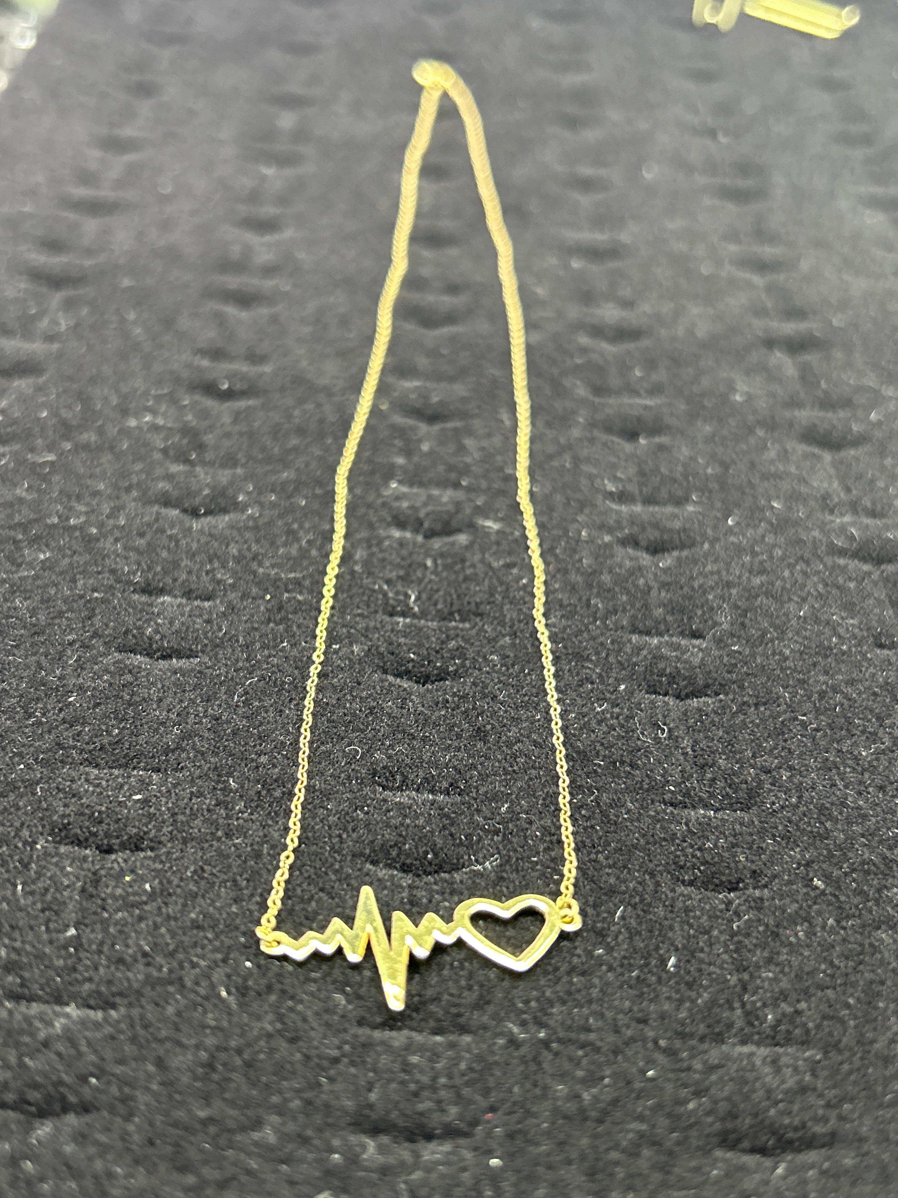 18k Heart Beat Pendant