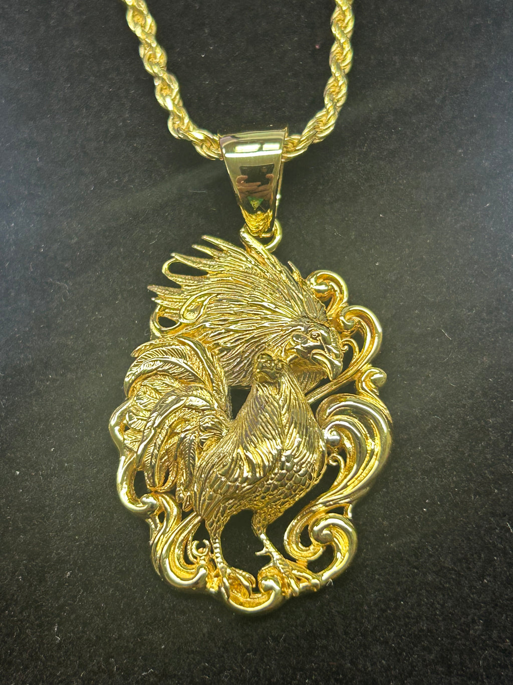 Sangre De Reyes Pendant