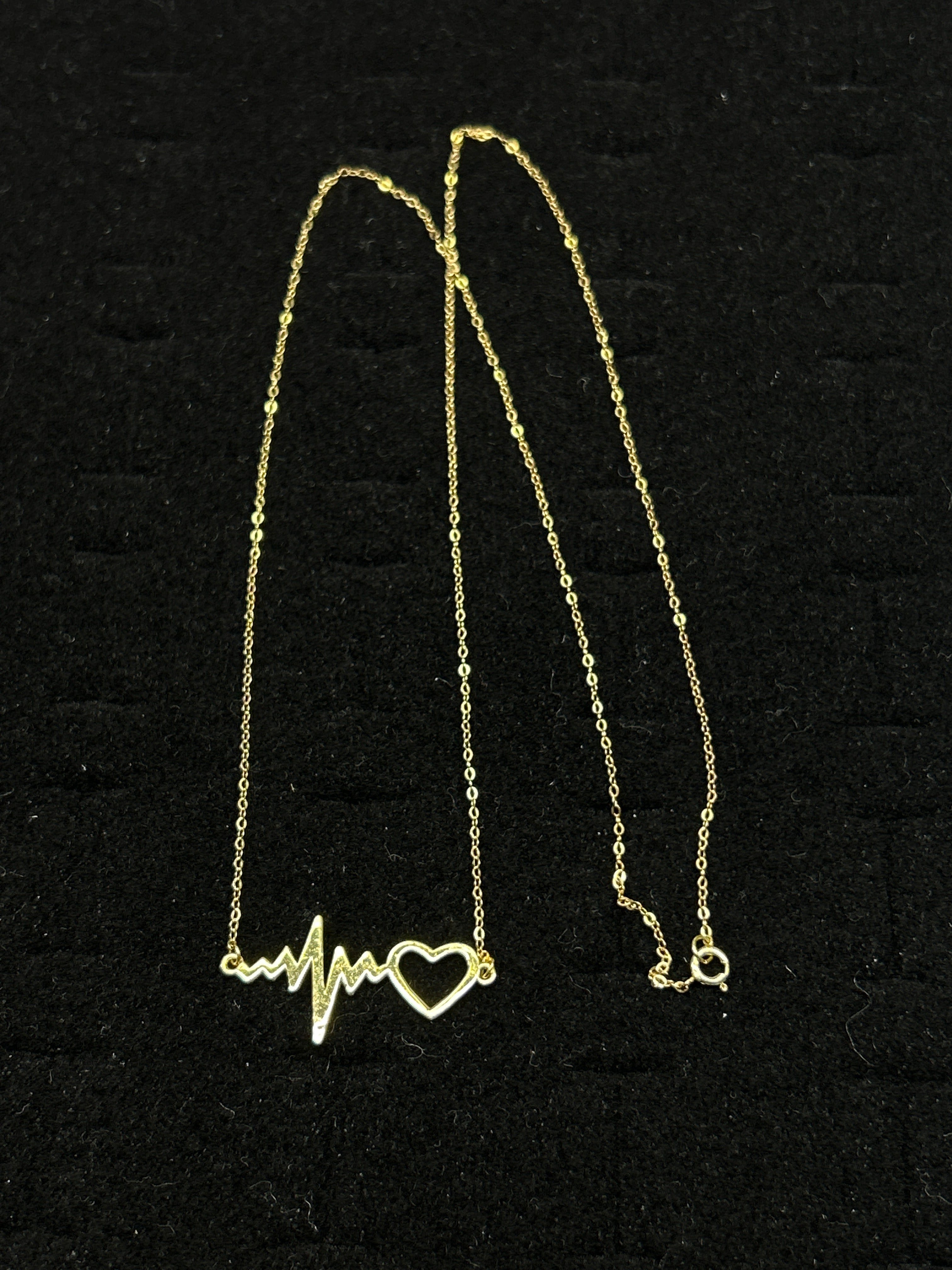 18k Heart Beat Pendant