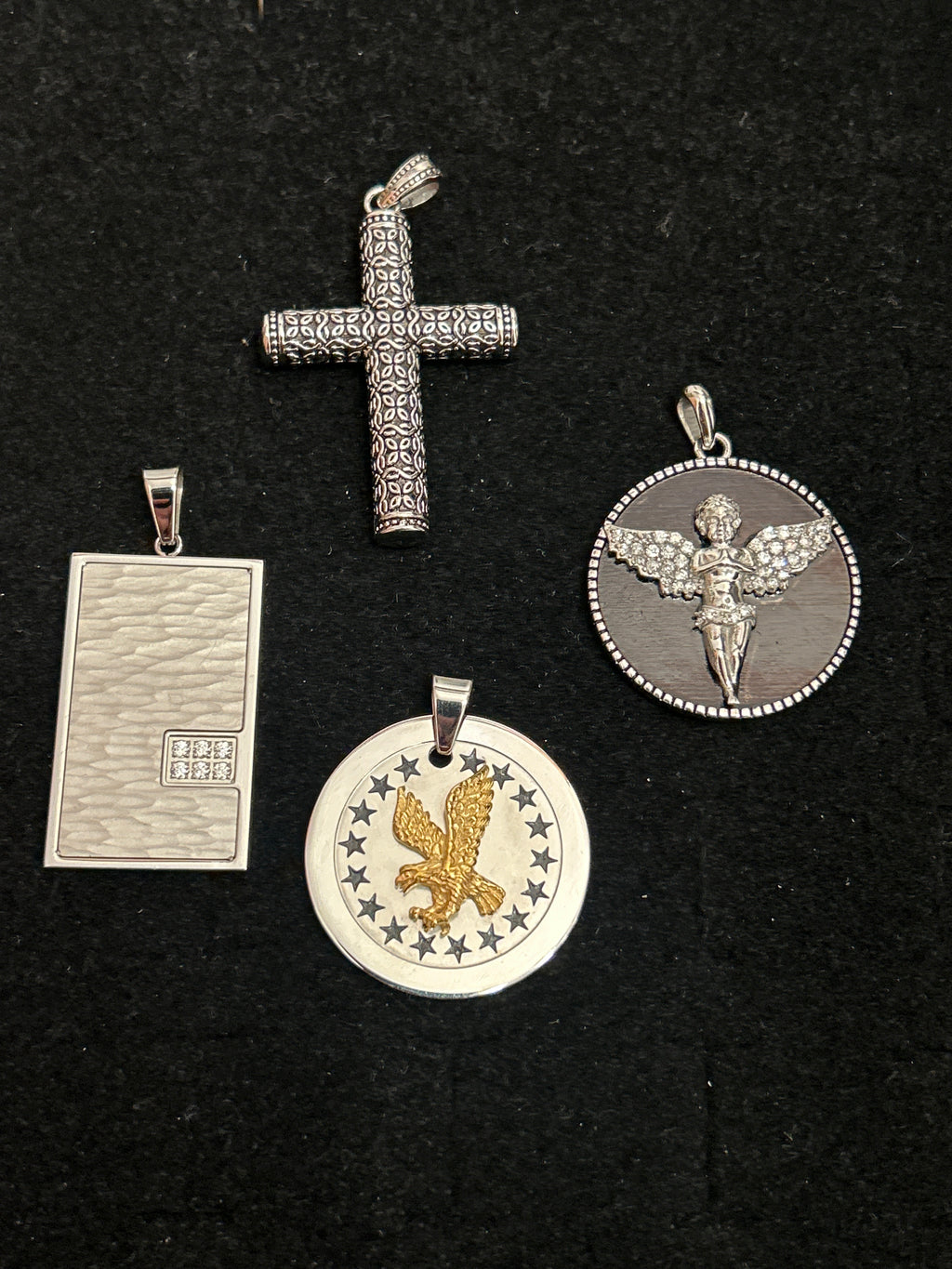 Random pendant